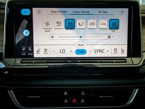 New 2026 Volkswagen Atlas SE image 6