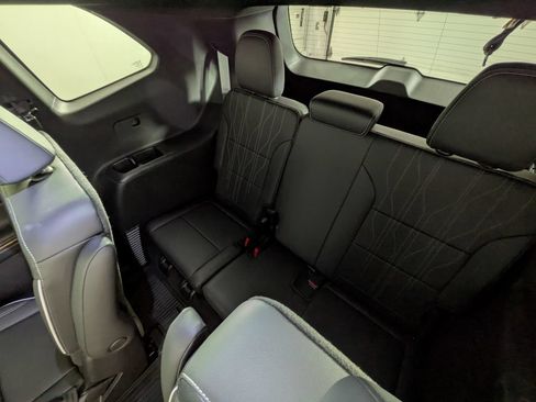Certified 2025 Buick Enclave Avenir w/ Super Cruise Package AWD/4WD image 38