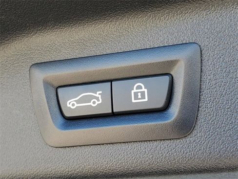 Used 2022 BMW X7 xDrive40i w/ Premium Package image 30