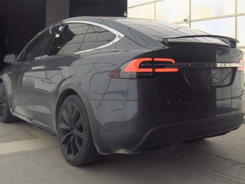 Used 2019 Tesla Model X 75D image 13