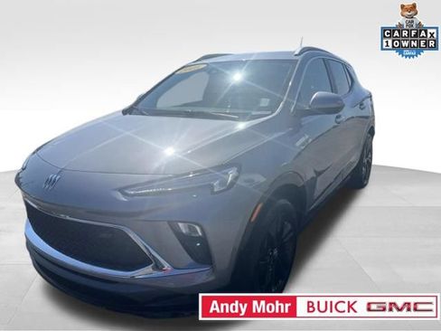 Used 2025 Buick Encore GX Sport Touring FWD image 4