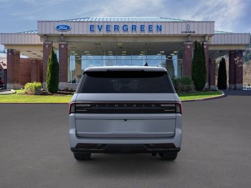 New 2026 Lincoln Navigator L Reserve w/ Jet Appearance Package AWD/4WD image 5
