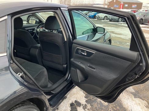 Used 2014 Nissan Altima 2.5 S w/ Display Audio Package image 15