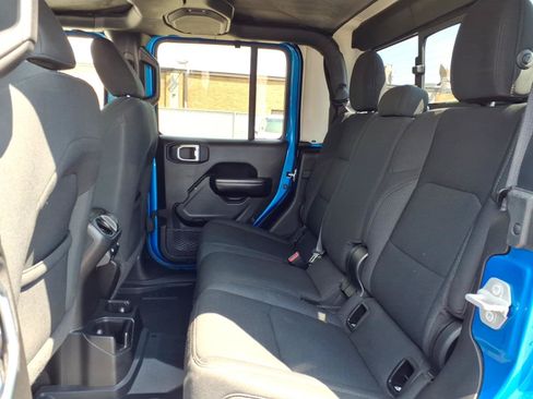Used 2021 Jeep Gladiator Sport AWD/4WD image 9