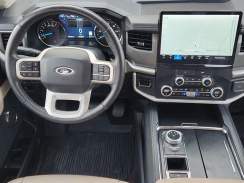 Used 2022 Ford Expedition XLT RWD image 28