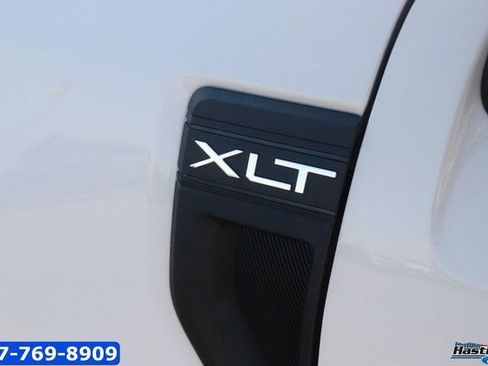 New 2025 Ford Maverick XLT w/ XLT Luxury Package image 8