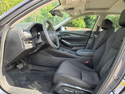 Certified 2023 Honda Accord EX image 9