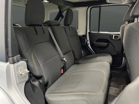 Used 2024 Jeep Wrangler Unlimited image 28