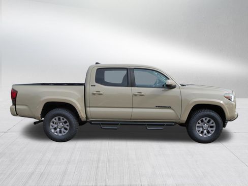 Certified 2019 Toyota Tacoma SR5 AWD/4WD image 9