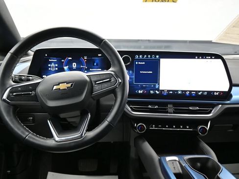 Used 2024 Chevrolet Equinox EV LT FWD image 17