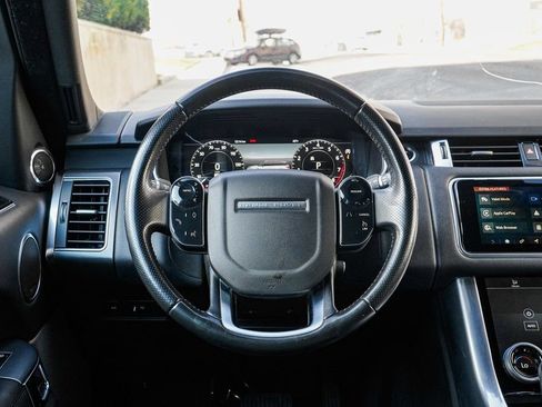Used 2019 Land Rover Range Rover Sport SE image 12