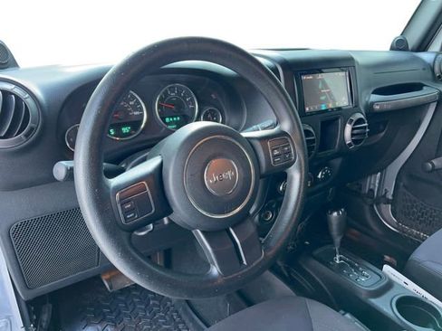 Used 2014 Jeep Wrangler Unlimited Sport image 11