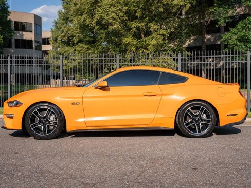 Used 2018 Ford Mustang GT RWD image 9