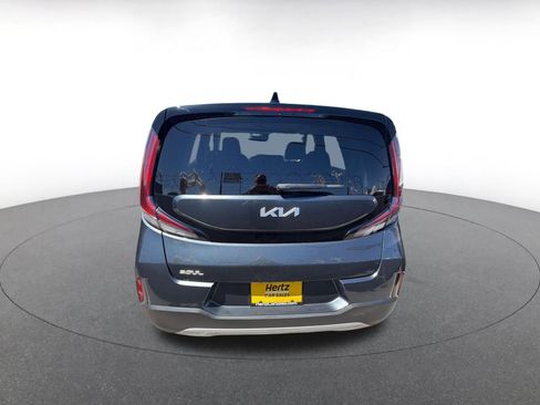 Used 2025 Kia Soul LX w/ LX Technology Package FWD image 7
