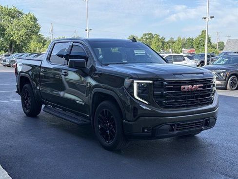 Used 2024 GMC Sierra 1500 Elevation AWD/4WD image 2