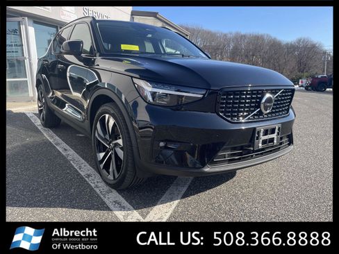 Used 2024 Volvo XC40 B5 Ultimate w/ Climate Package AWD/4WD image 7