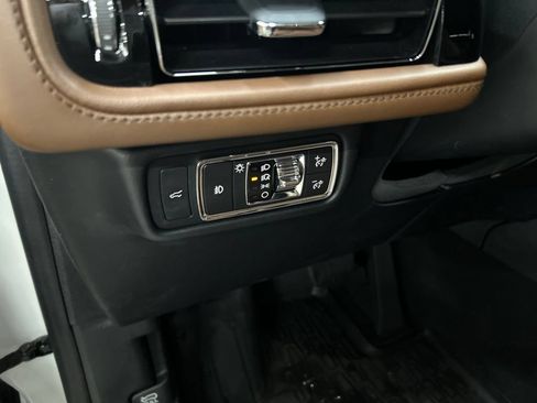 Certified 2023 Lincoln Aviator Reserve w/ Equipment Group 201A AWD/4WD image 11