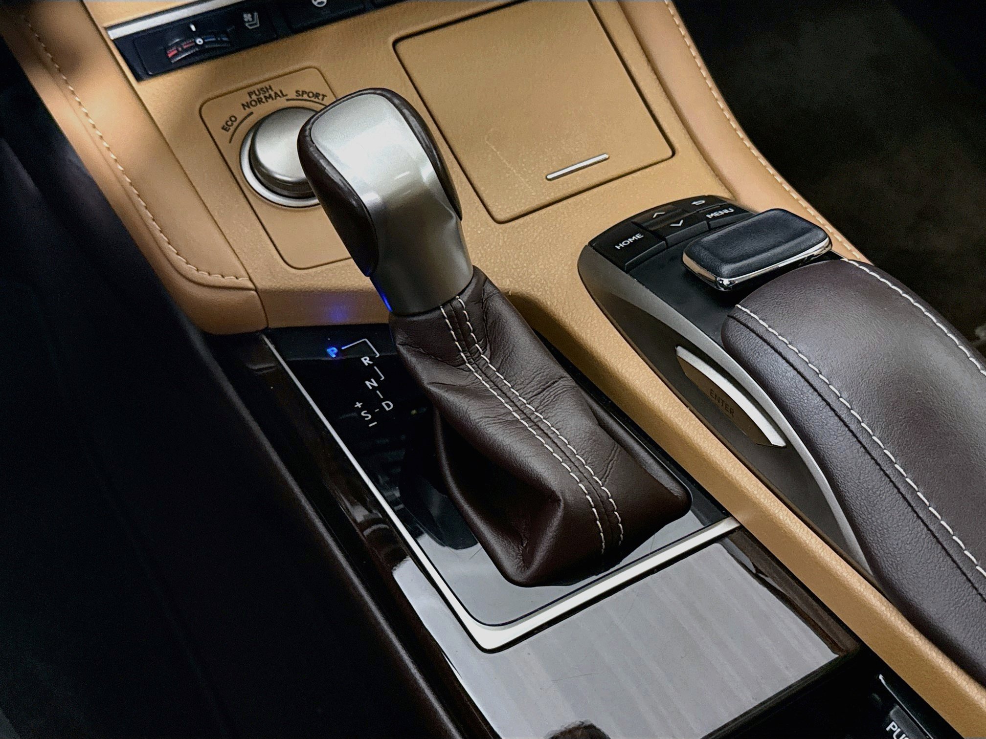 Used 2018 Lexus ES 350 w/ Luxury Package w/Wood Trim FWD image 19