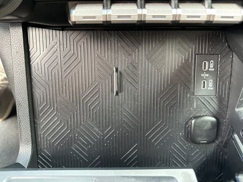 Used 2024 Toyota Tacoma TRD Sport image 28