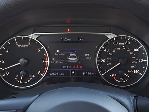 Used 2024 Nissan Altima 2.5 SV image 18