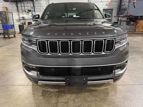 Used 2023 Jeep Wagoneer Series III w/ Preferred Equipment Group AWD/4WD image 44