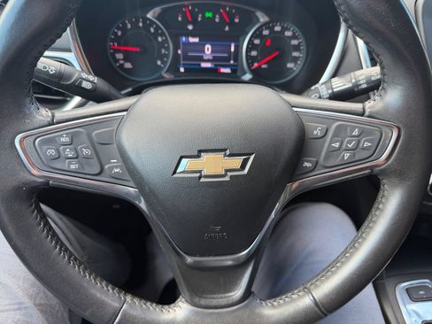 Used 2021 Chevrolet Equinox LT AWD/4WD image 19