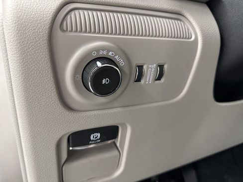 New 2025 Jeep Wagoneer 4WD w/ Convenience Group I image 20