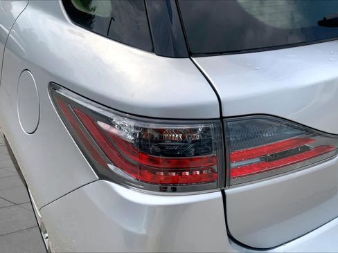 Used 2014 Lexus CT 200h FWD image 28