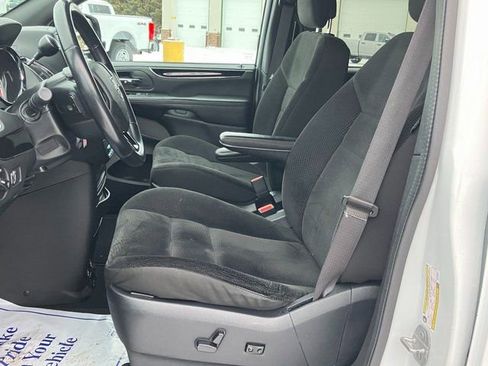 Used 2020 Dodge Grand Caravan SE image 15