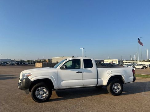 Used 2023 Toyota Tacoma SR RWD image 9