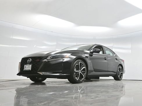 Used 2023 Nissan Altima 2.5 SR image 49