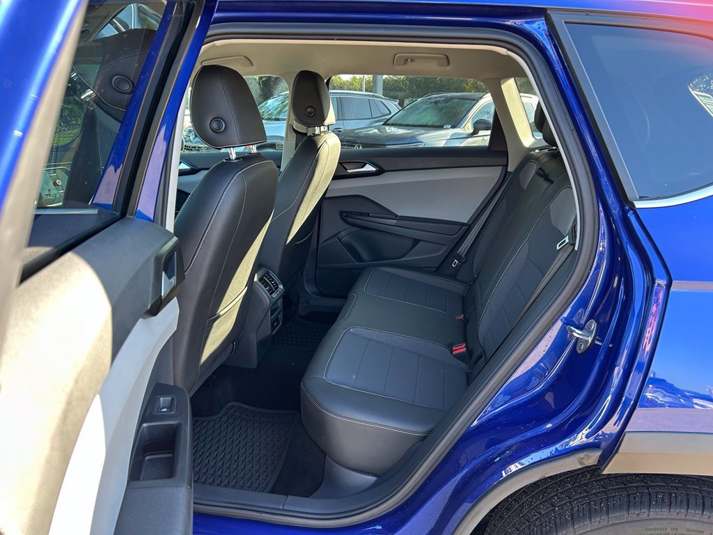 Certified 2023 Volkswagen Taos SE FWD image 47
