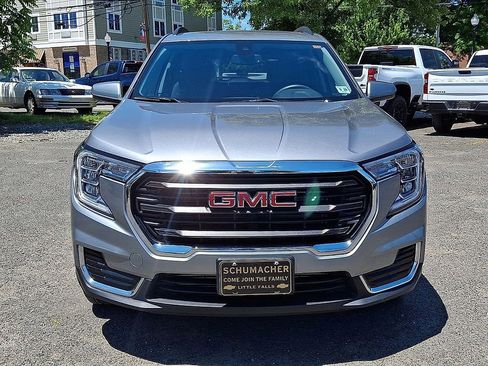 Certified 2023 GMC Terrain SLE w/ Driver Convenience Package AWD/4WD image 2