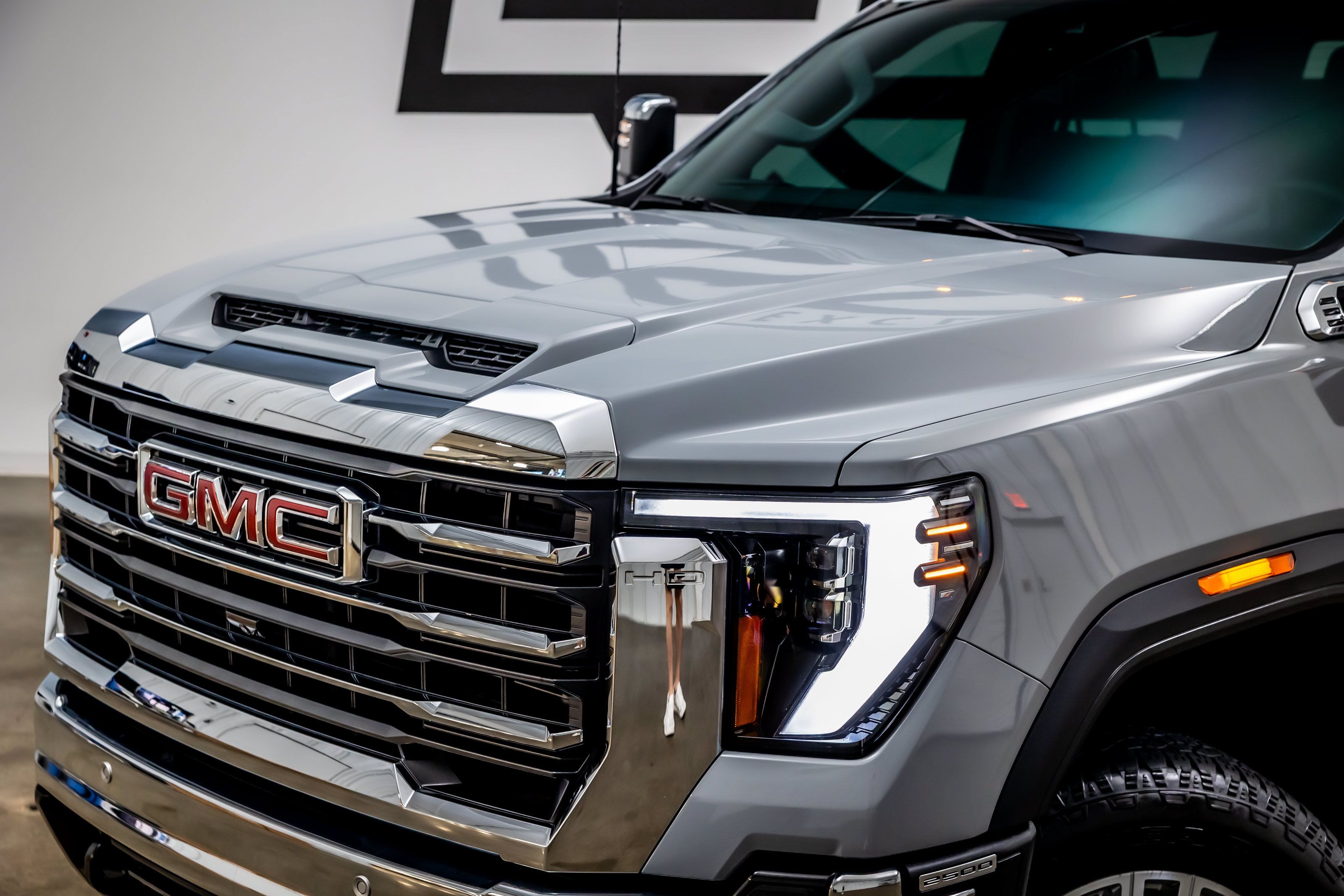 Used 2024 GMC Sierra 2500 SLT w/ SLT Premium Package AWD/4WD image 23