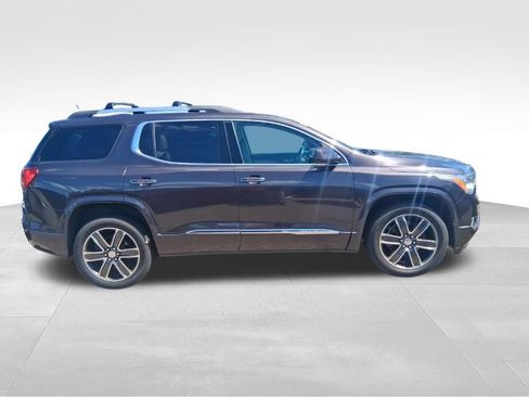 Used 2018 GMC Acadia Denali w/ Technology Package FWD image 4