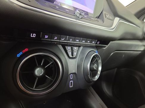 Used 2021 Chevrolet Blazer LT FWD image 19