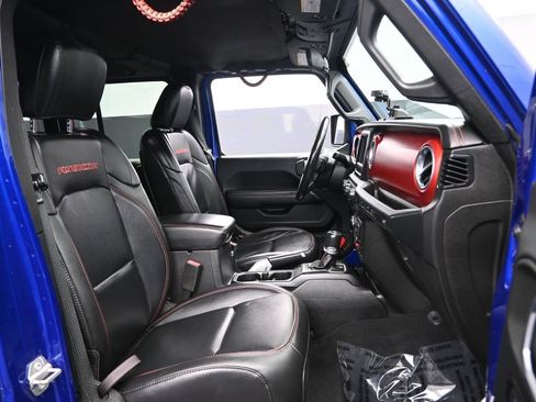 Used 2018 Jeep Wrangler Unlimited Rubicon w/ Cold Weather Group image 33