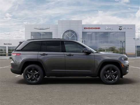 New 2025 Jeep Grand Cherokee Limited w/ Luxury Tech Group II image 21