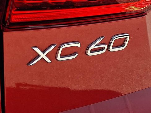Certified 2024 Volvo XC60 B5 Plus w/ Protection Package Premier AWD/4WD image 31