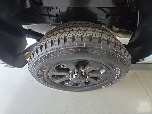 Used 2025 RAM 3500 Laramie AWD/4WD image 28