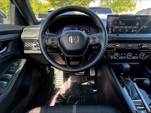Used 2025 Honda Accord Sport image 5
