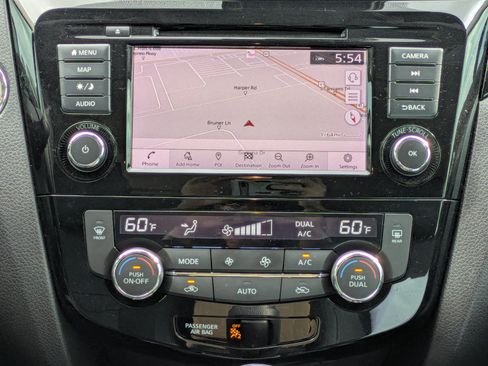 Used 2022 Nissan Rogue Sport SL w/ Premium Package FWD image 14