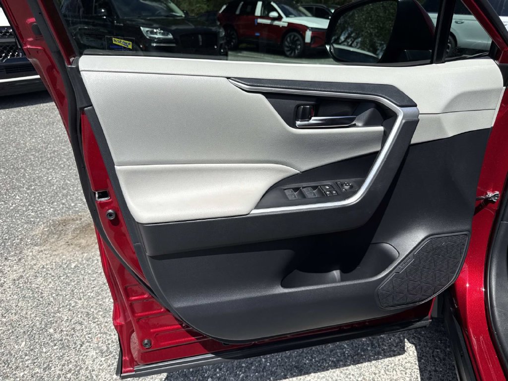 Used 2024 Toyota RAV4 XLE w/ Convenience Package AWD/4WD image 18