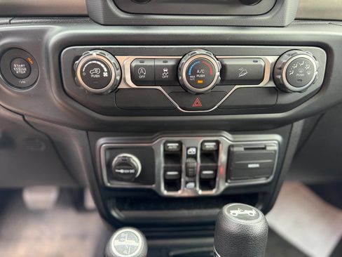 Used 2019 Jeep Wrangler Unlimited Sport S image 19