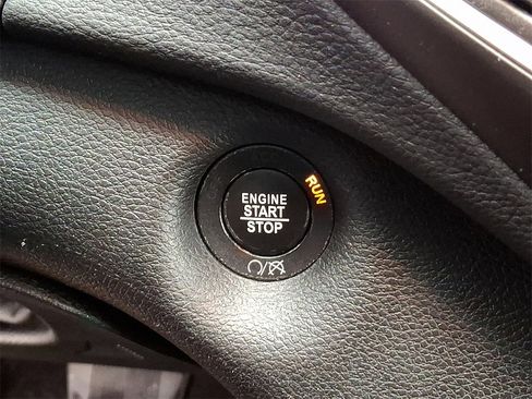 Used 2020 Jeep Cherokee Trailhawk w/ Comfort/Convenience Group image 25