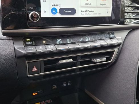 Used 2025 Toyota Camry LE image 18