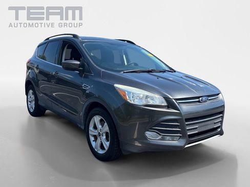 Used 2016 Ford Escape SE w/ Equipment Group 201A FWD image 1