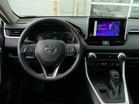 Used 2025 Toyota RAV4 XLE image 14