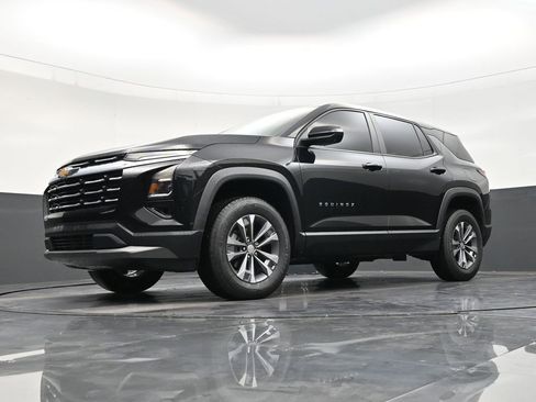 Used 2025 Chevrolet Equinox LT w/ Safety and Technology Package image 21