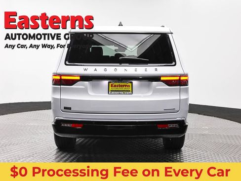 Used 2024 Jeep Wagoneer L Series II RWD image 6